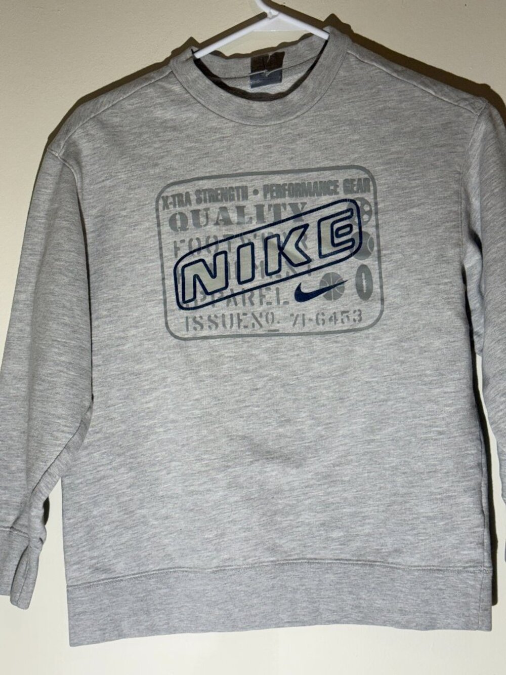 Vintage Y2K Nike Graphic Crewneck Sweatshirt Grey Youth Medium